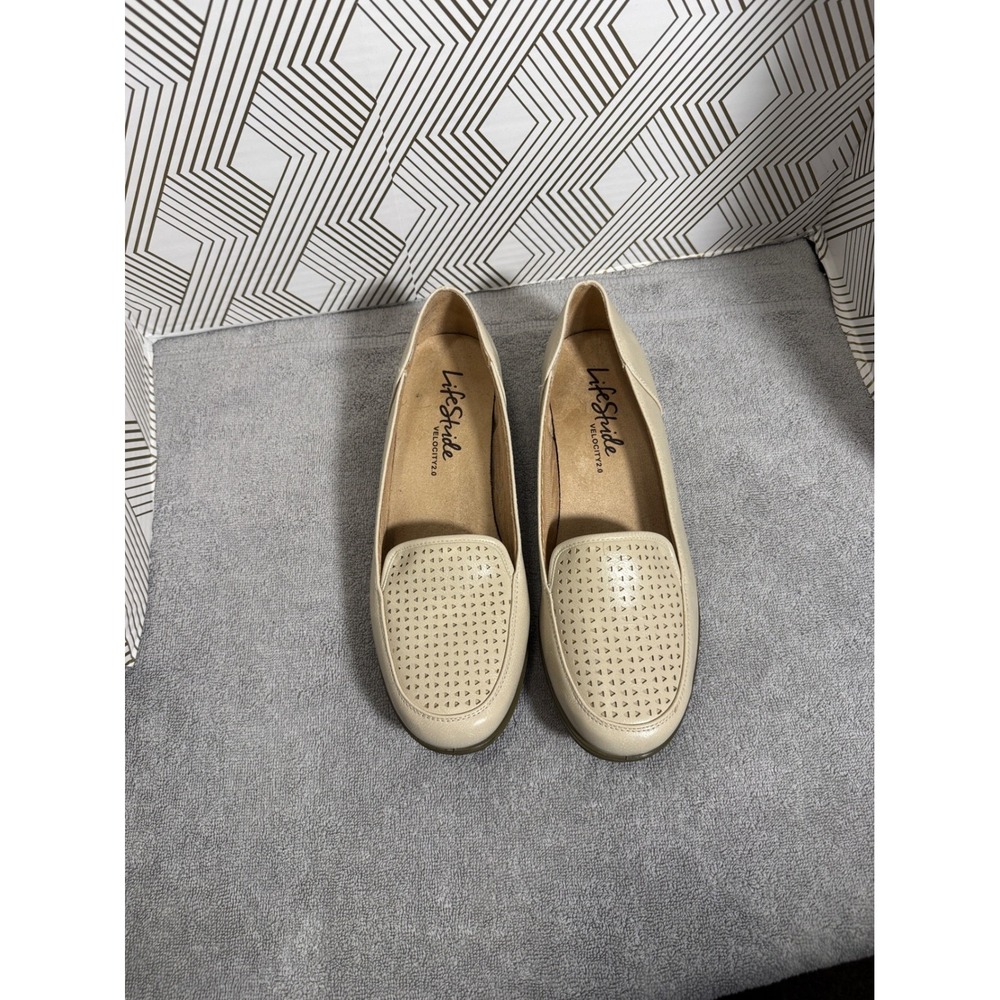 LifeStride Velocity 20 Womens Beige Perforated Loafer Flats Size 8.5N